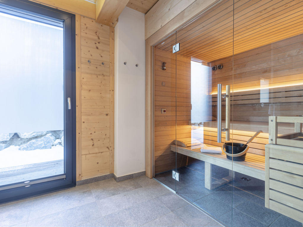 Superior # 28 mit Sauna & Hot Tub