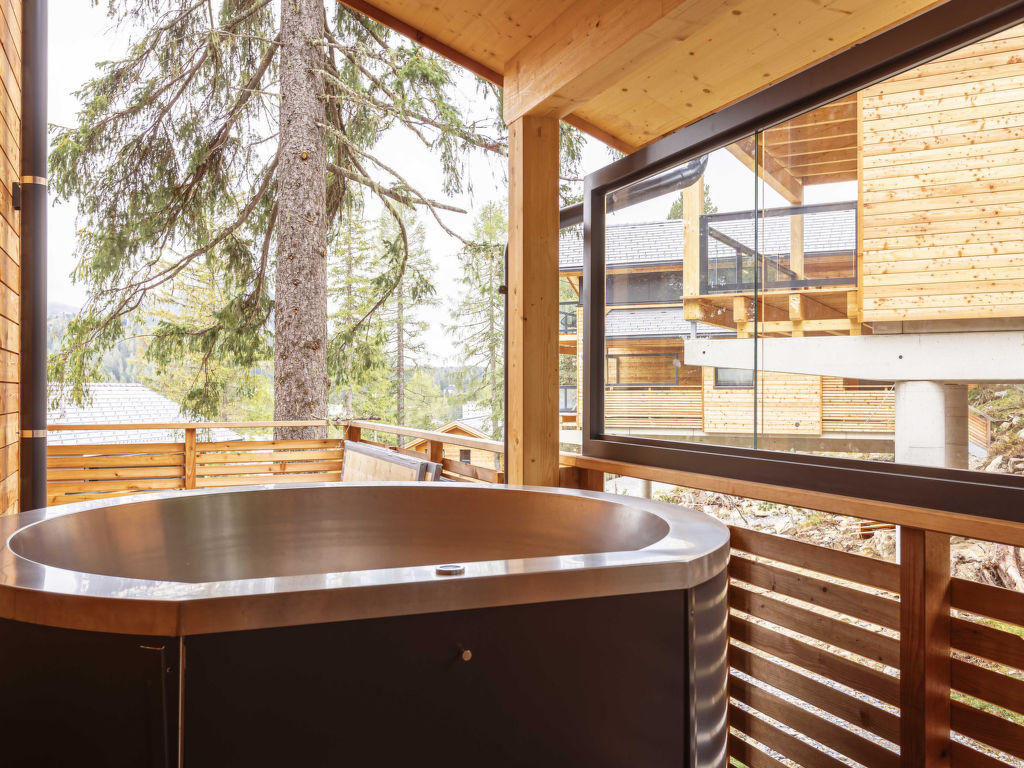 Superior # 12 Sauna & Hot Tub