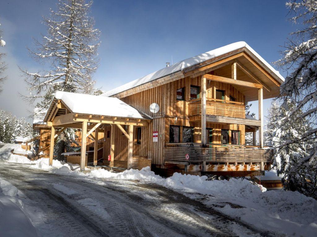 #13 mit IR-Sauna & Sprudelwanne innen