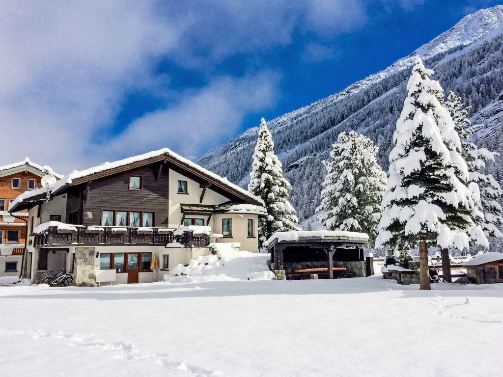 Chalet Sunstar Gross